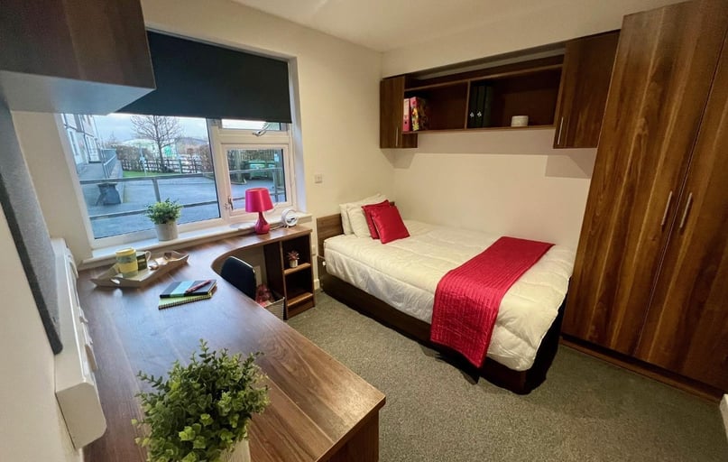 2-4 Plymbridge Lane (5), Crownhill, Plymouth - Image 1